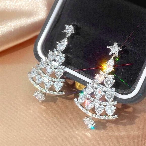 Jewelry - Pretty Crystal Christmas Tree Earrings